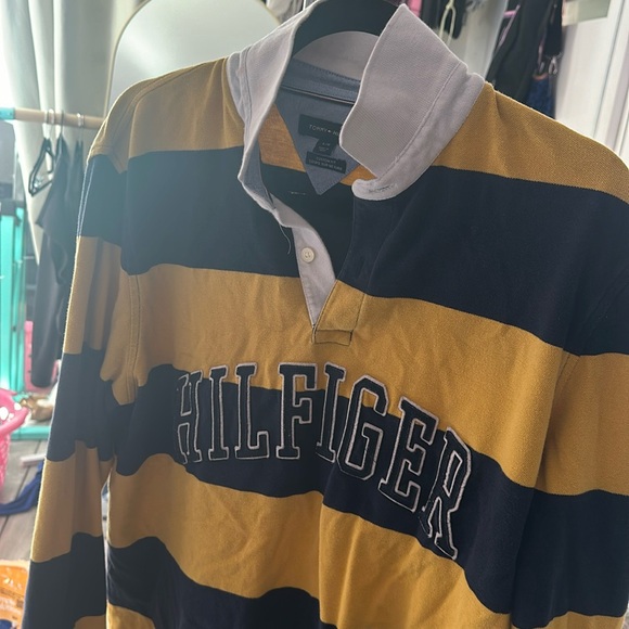 Tommy Hilfiger Tops - Tommy Hilfiger size L